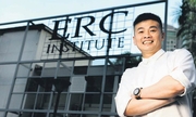 Từ rửa bát thuê trở thành triệu phú