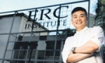 Từ rửa bát thuê trở thành triệu phú